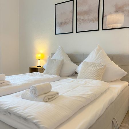 Helles City Apartment Fuer Familien & Gruppen Новый-Ульм Экстерьер фото