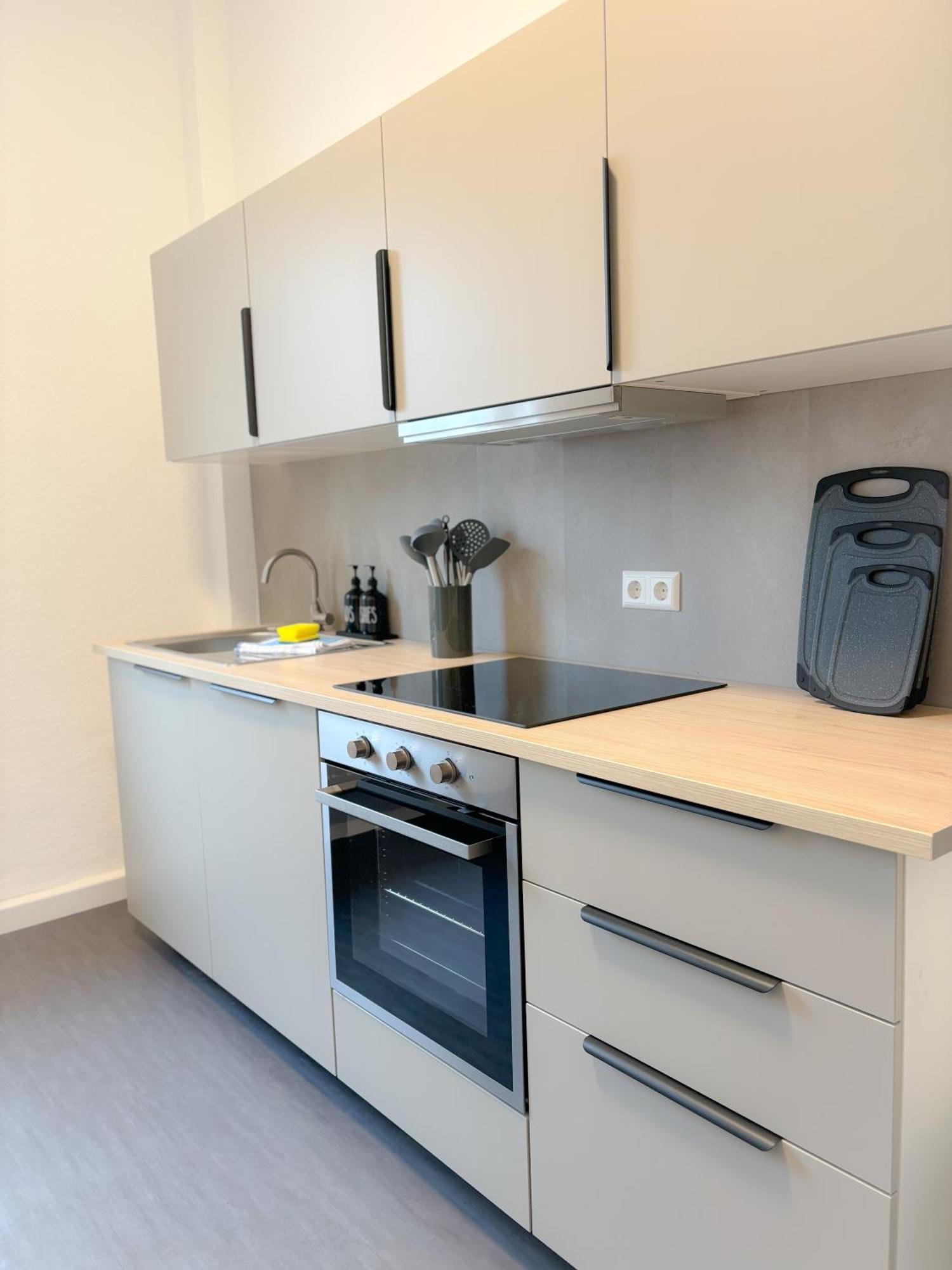 Helles City Apartment Fuer Familien & Gruppen Новый-Ульм Экстерьер фото