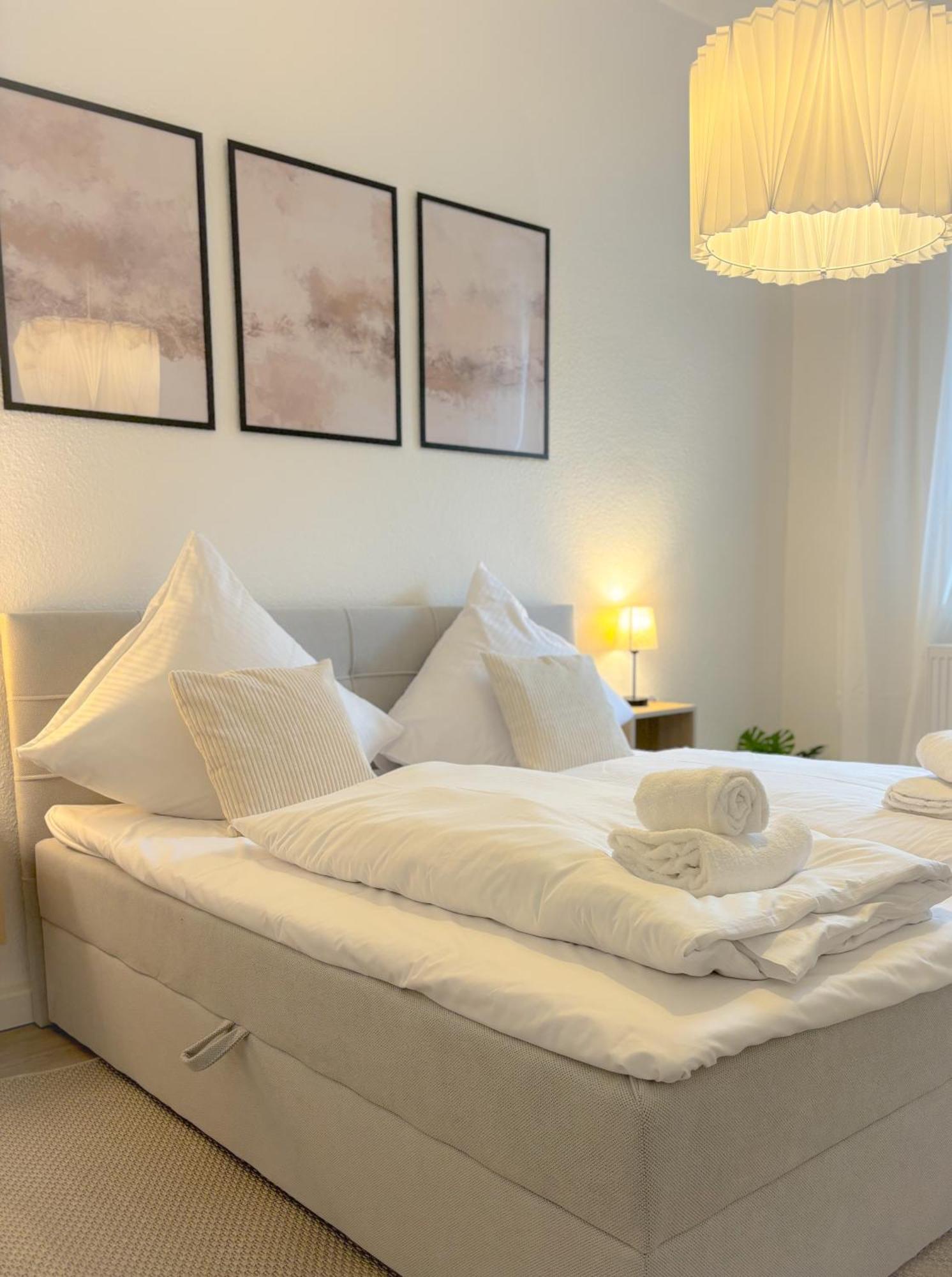 Helles City Apartment Fuer Familien & Gruppen Новый-Ульм Экстерьер фото