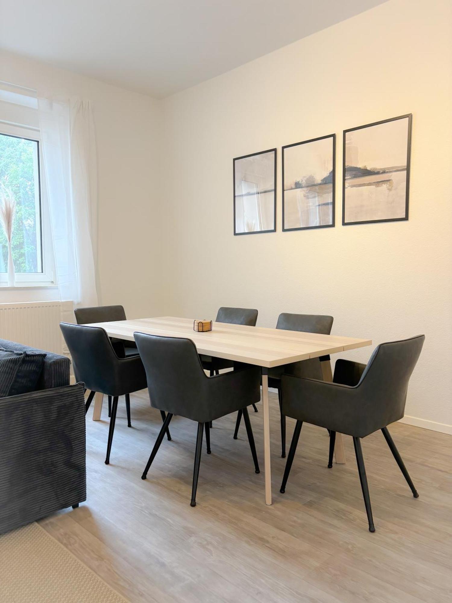 Helles City Apartment Fuer Familien & Gruppen Новый-Ульм Экстерьер фото