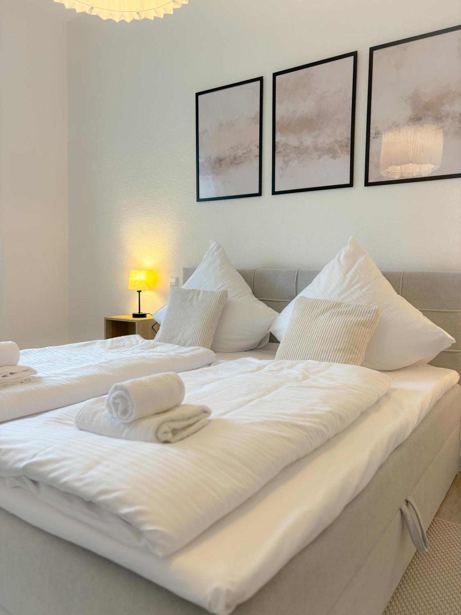 Helles City Apartment Fuer Familien & Gruppen Новый-Ульм Экстерьер фото