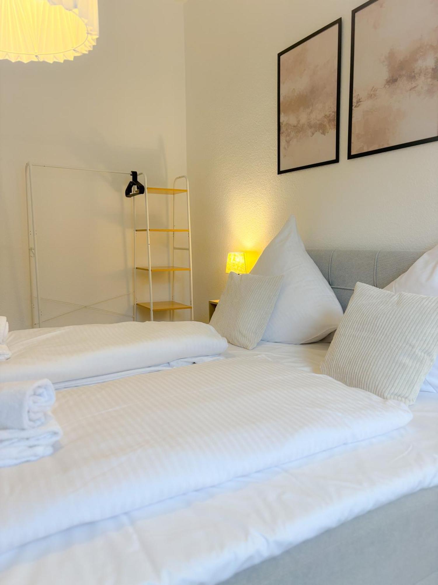Helles City Apartment Fuer Familien & Gruppen Новый-Ульм Экстерьер фото